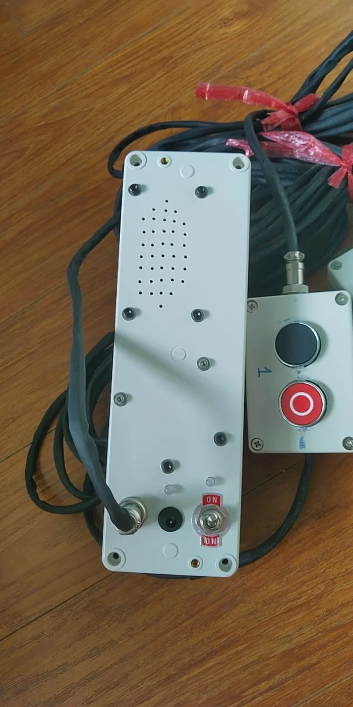 Custom control unit and numbered referee button station