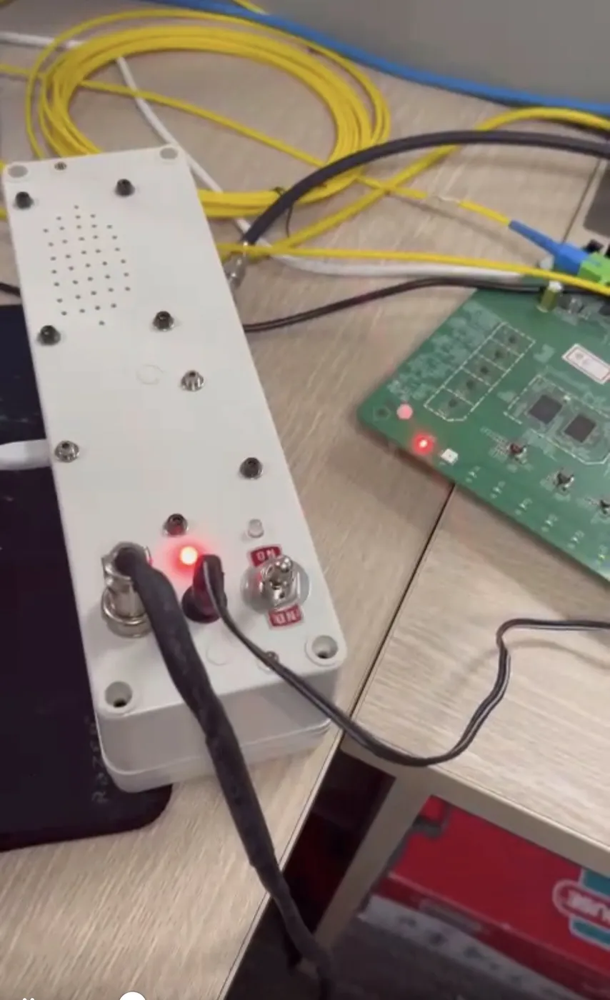 Signal-light column mounted on a tripod for testing